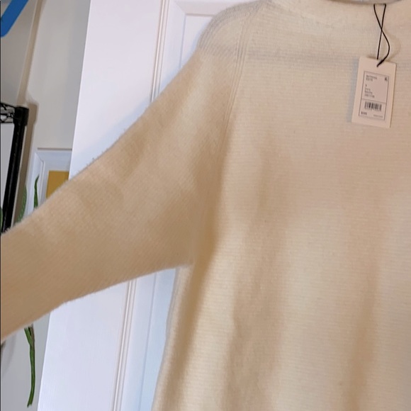 THEORY Batwing Ivory Sweater, Size Small $395 - Picture 2 of 6